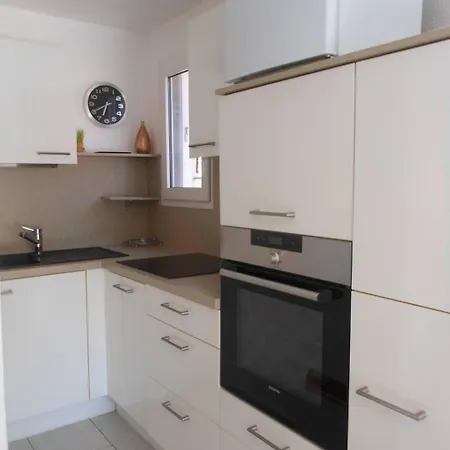 Appt 3 Pieces 38m2 + Terrasse 18m2 Ref 4011