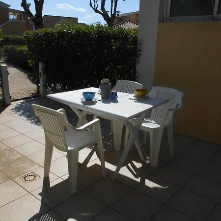Appt 3 Pieces 38m2 + Terrasse 18m2 Ref 4011 Lägenhet *