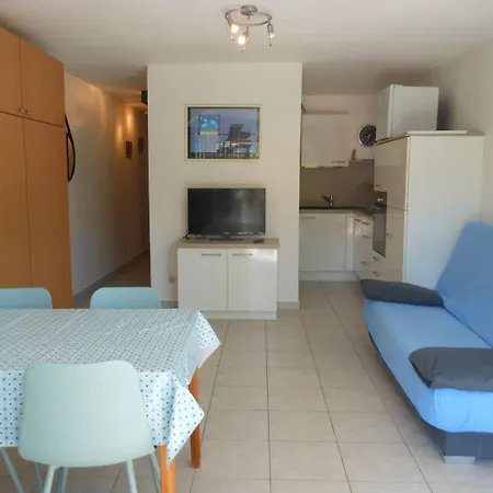Appt 3 Pieces 38m2 + Terrasse 18m2 Ref 4011 Lägenhet Le Castellas